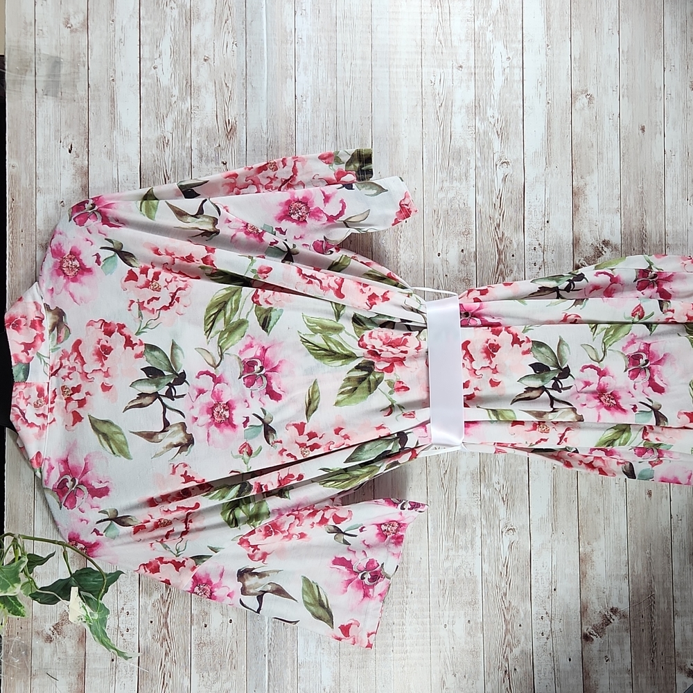 Show Me Your MuMu, Garden of Blooms lightweight robe, belt missing O/S - Picture 2 of 6